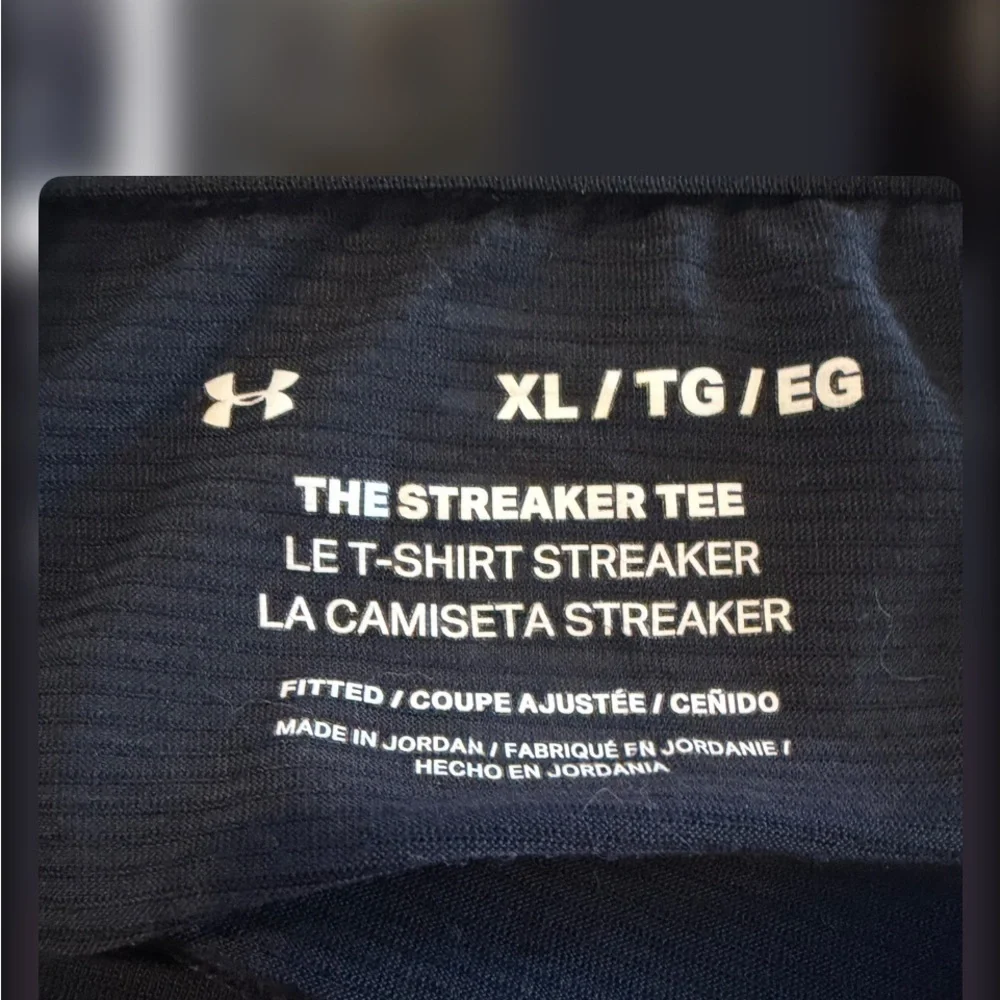 Under Armour Black Long-Sleeve Crewneck Performance Tee - Picture 5 of 7
